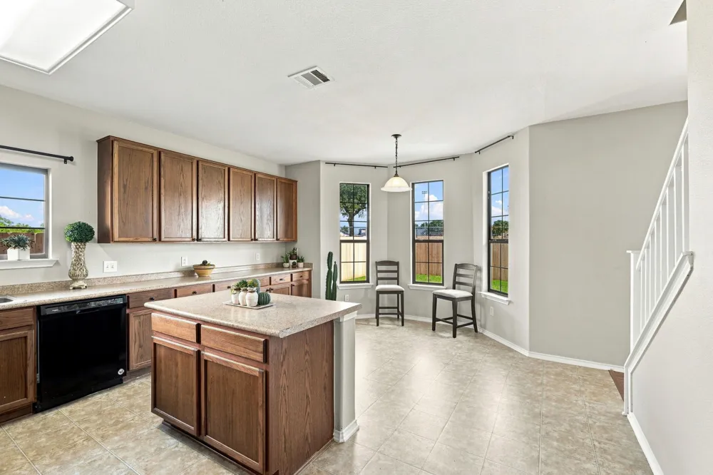 1660 Bayland Street Round Rock, TX 78664
