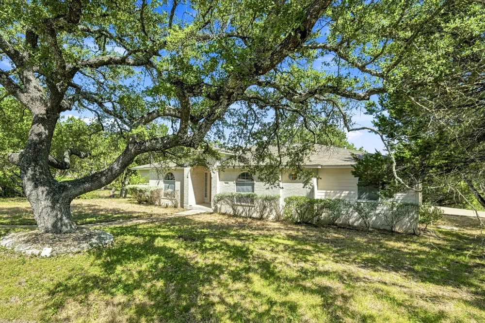 21500 Sierra Trail Lago Vista, TX 78645