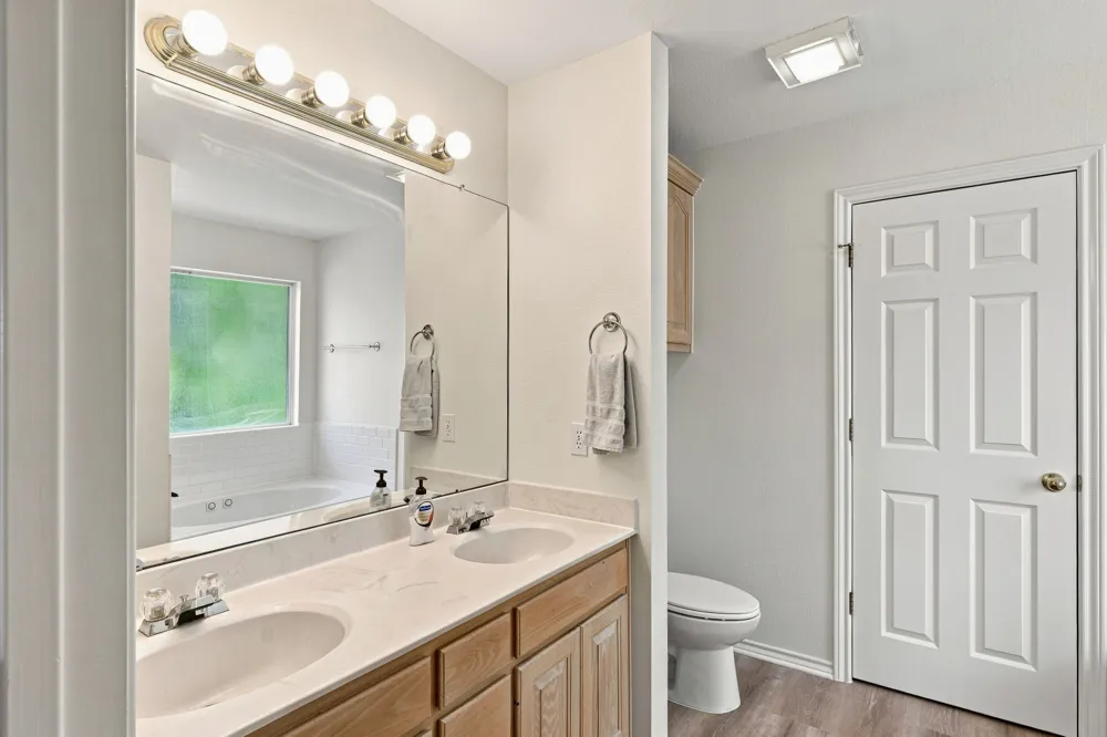 21500 Sierra Trail Lago Vista, TX 78645