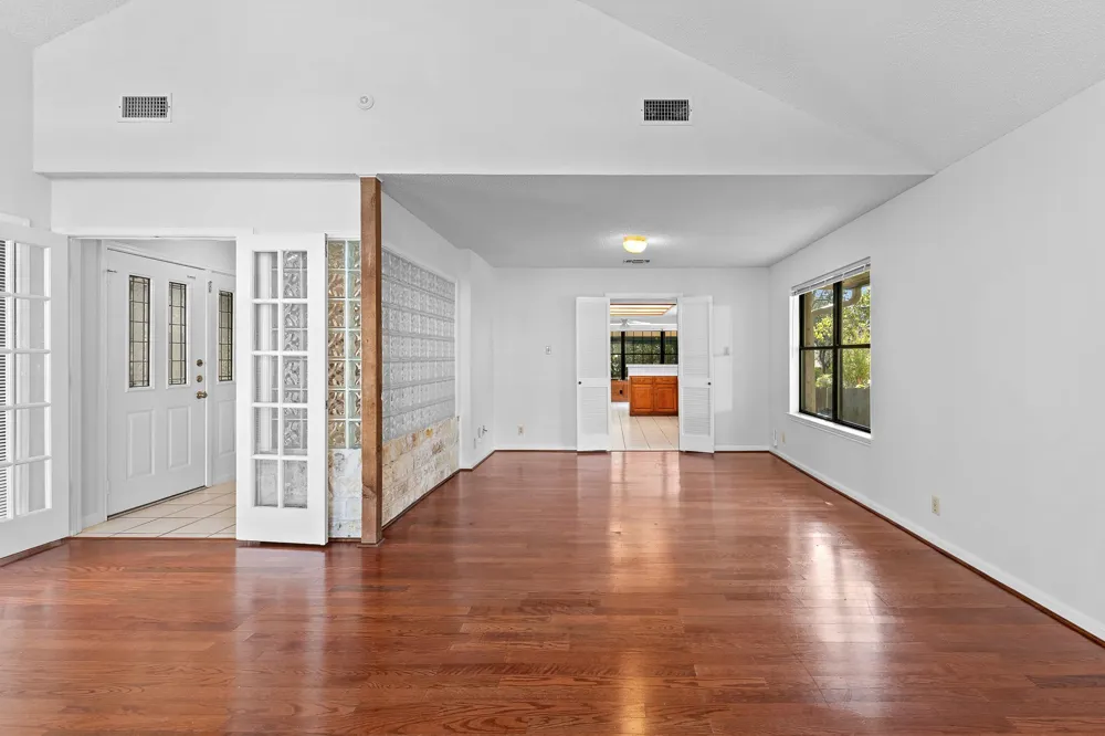 10706 Pickfair Drive Austin, TX 78750
