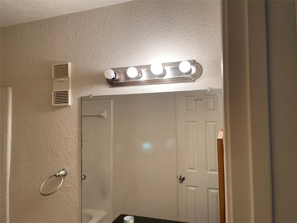 8100 Creekbend Drive #114 Houston, TX 77071