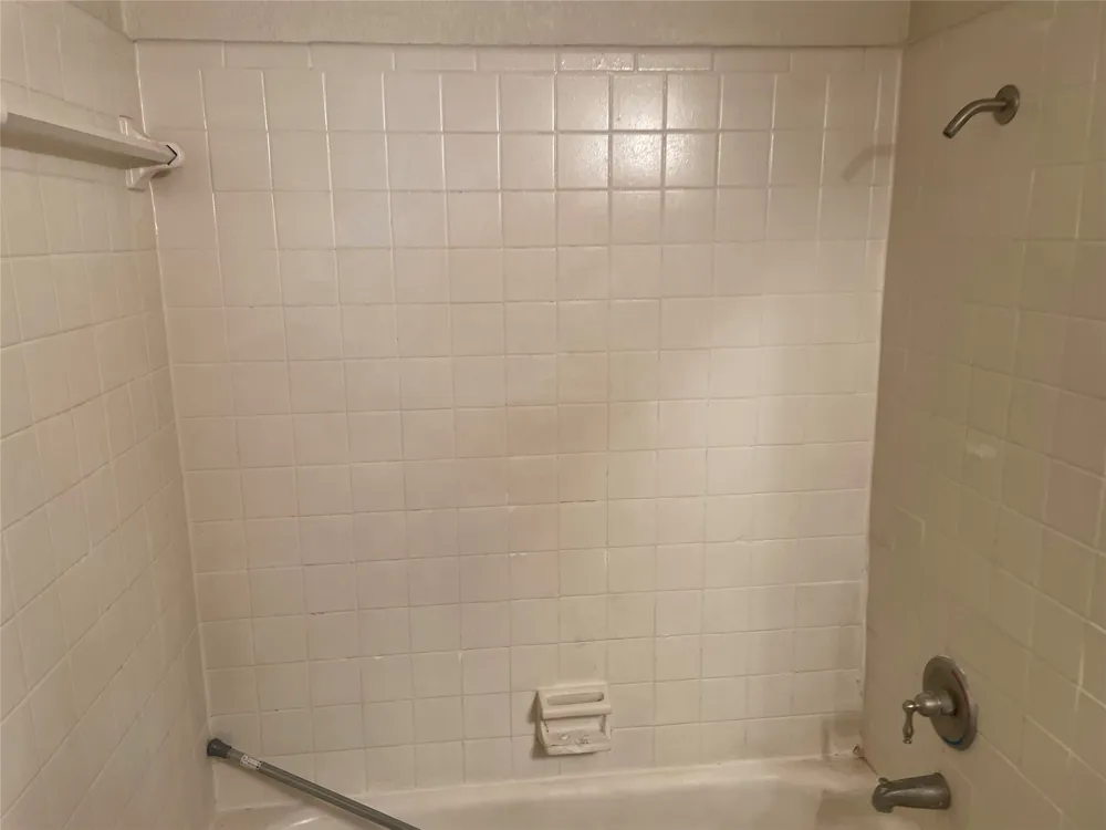8100 Creekbend Drive #114 Houston, TX 77071