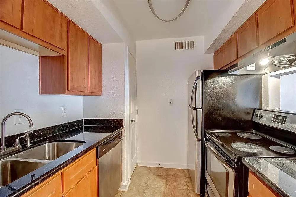8100 Creekbend Drive #114 Houston, TX 77071