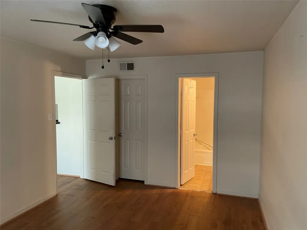 8100 Creekbend Drive #114 Houston, TX 77071