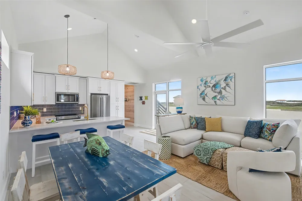 106 Porto Villageo Drive Port Aransas, TX 78373