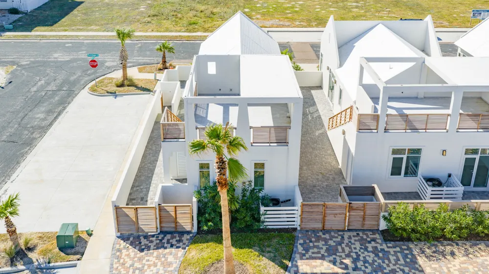 106 Porto Villageo Drive Port Aransas, TX 78373