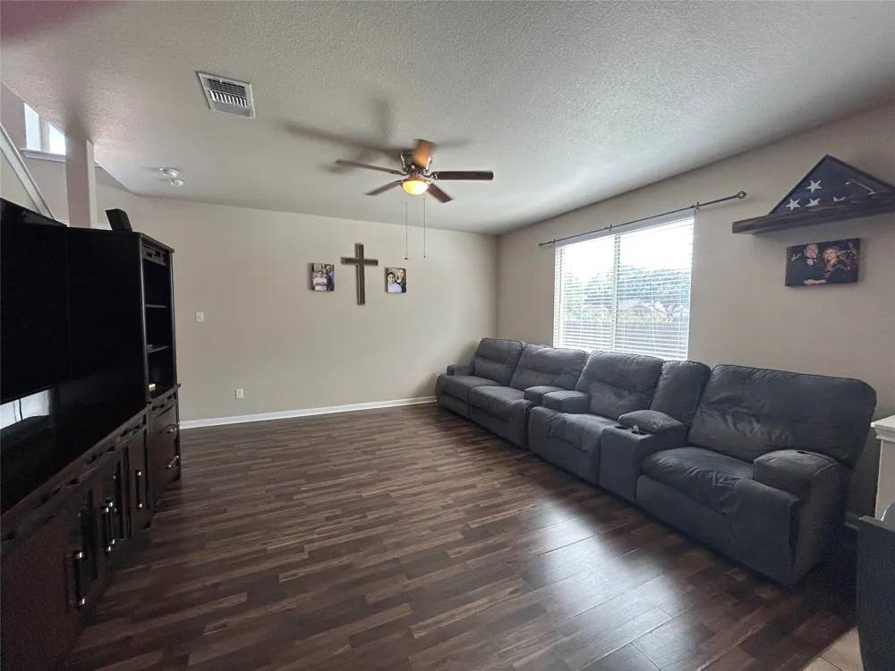 1615 Bluebell Circle Lockhart, TX 78644