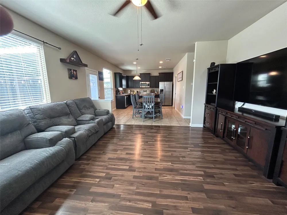1615 Bluebell Circle Lockhart, TX 78644
