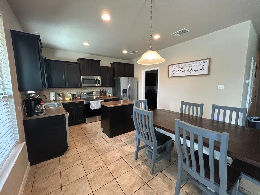 1615 Bluebell Circle Lockhart, TX 78644