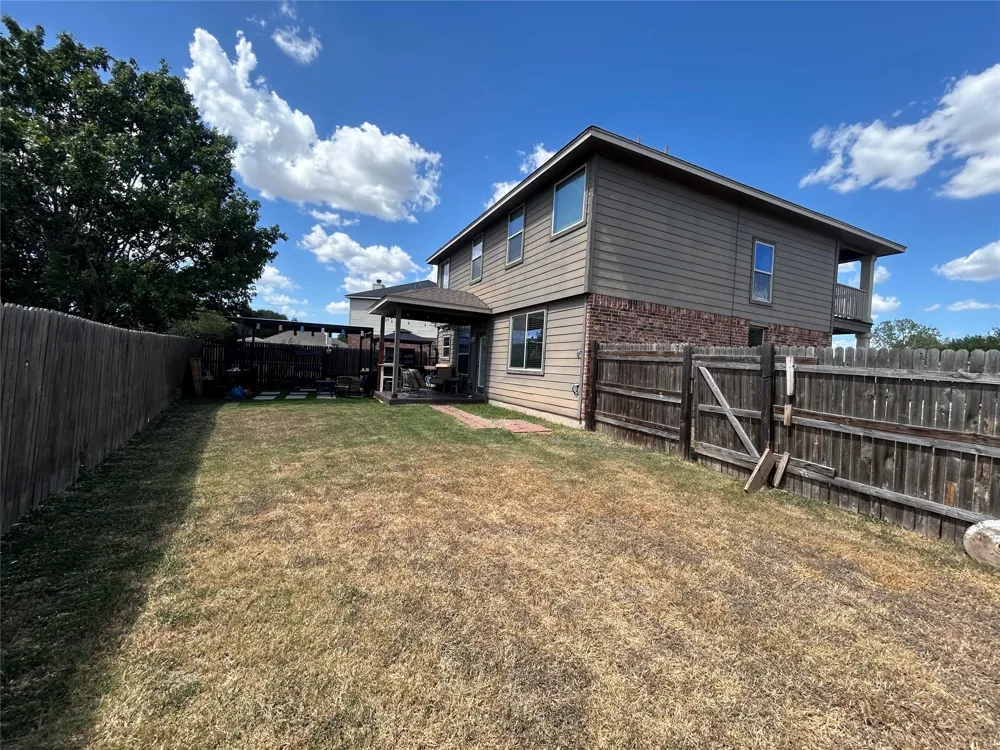 1615 Bluebell Circle Lockhart, TX 78644