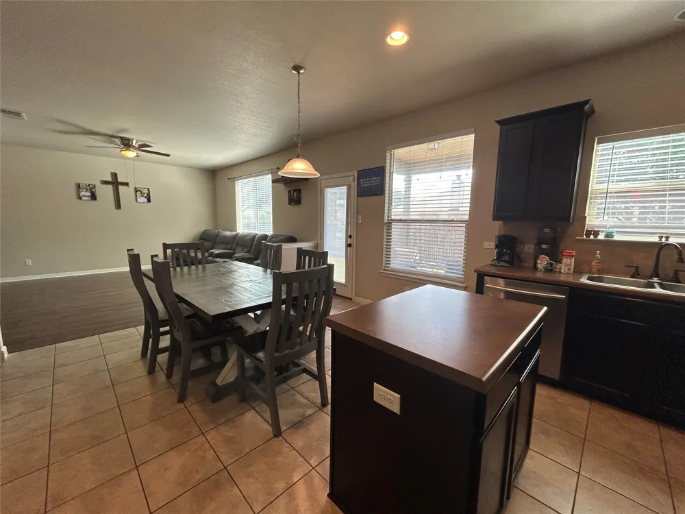 1615 Bluebell Circle Lockhart, TX 78644