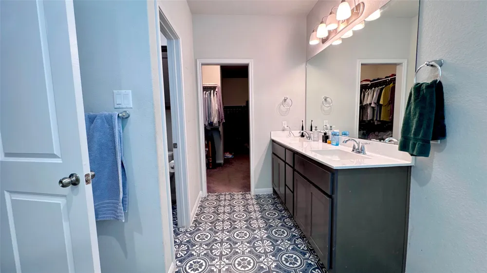 132 Greenock Cove Hutto, TX 78634
