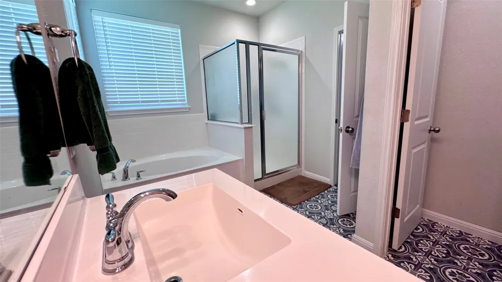 132 Greenock Cove Hutto, TX 78634