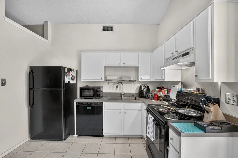 1015 E Yager Lane #196 Austin, TX 78753