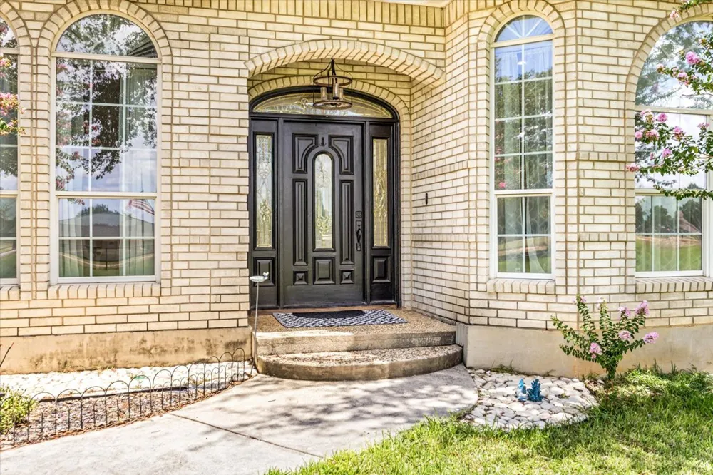 306 Kerry Lane Floresville, TX 78114