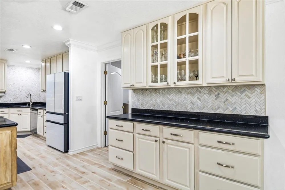 306 Kerry Lane Floresville, TX 78114
