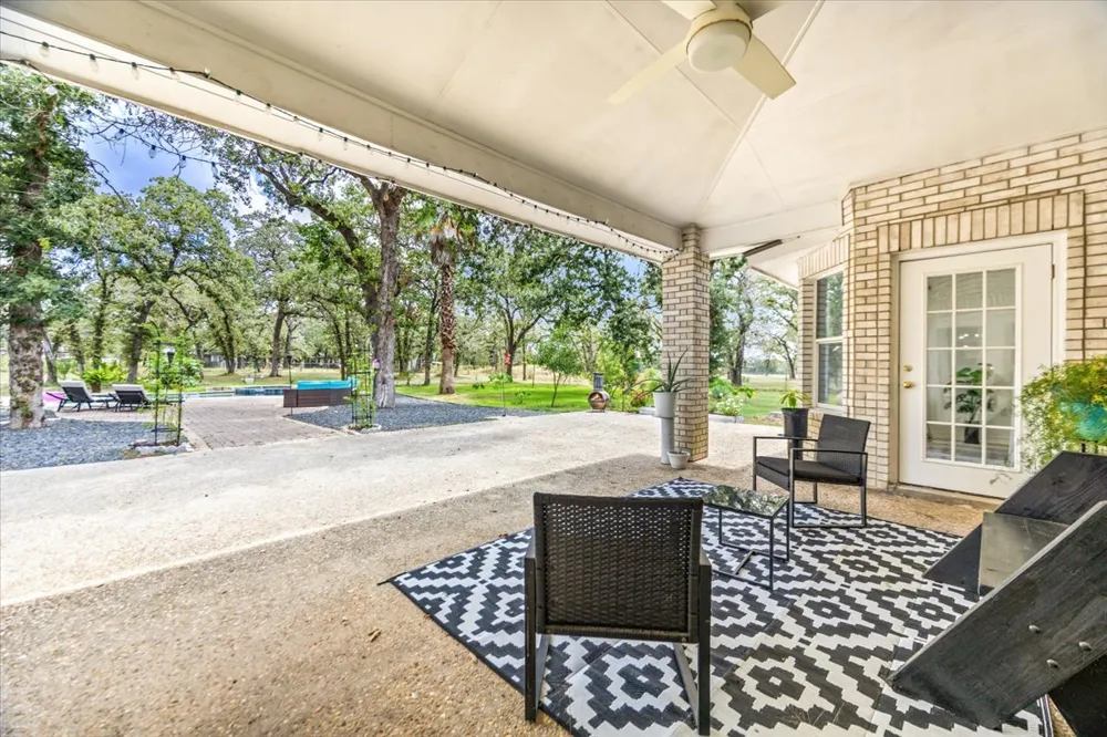 306 Kerry Lane Floresville, TX 78114