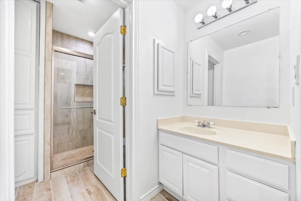 306 Kerry Lane Floresville, TX 78114