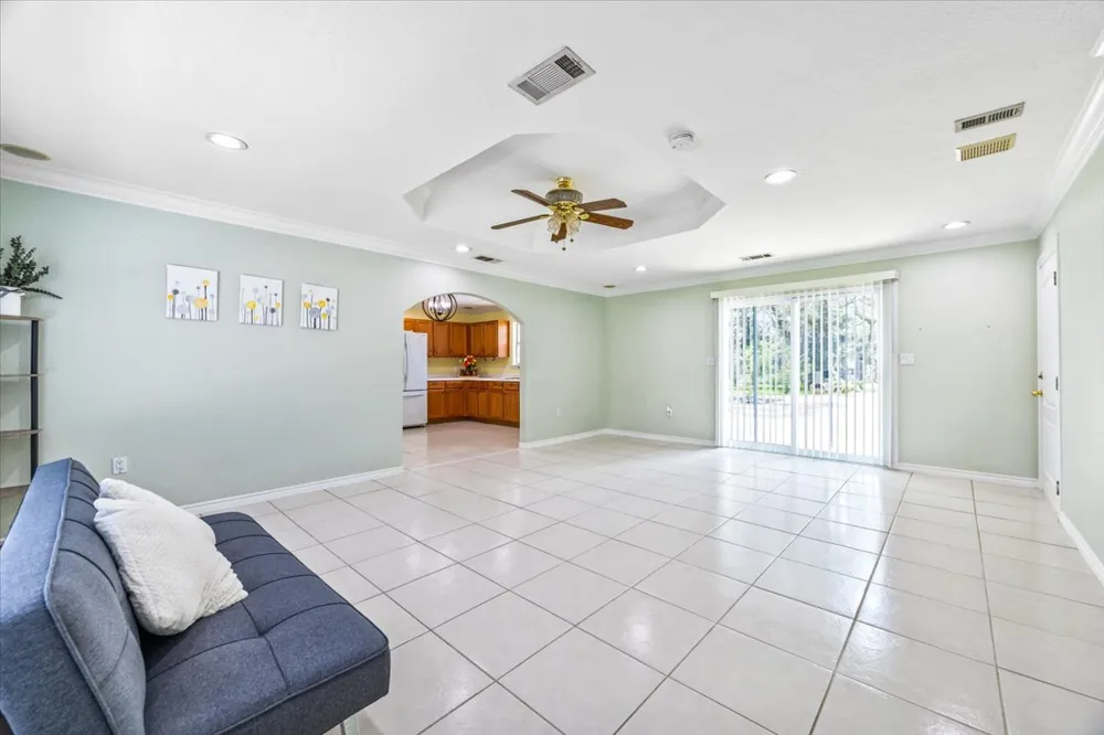 306 Kerry Lane Floresville, TX 78114
