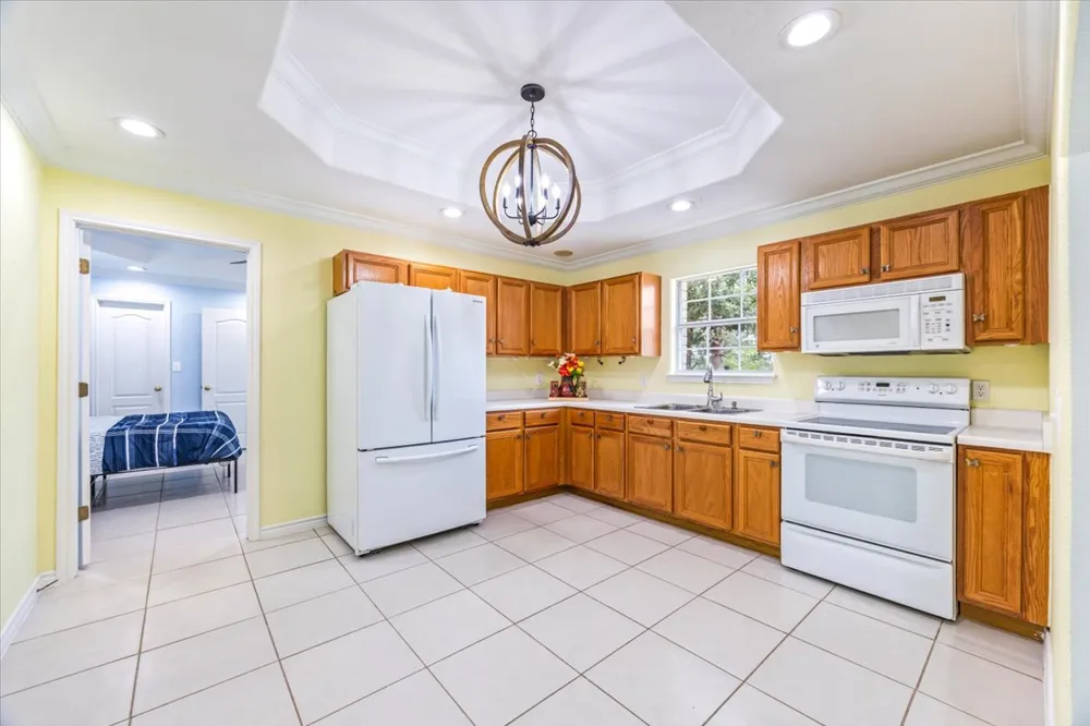 306 Kerry Lane Floresville, TX 78114