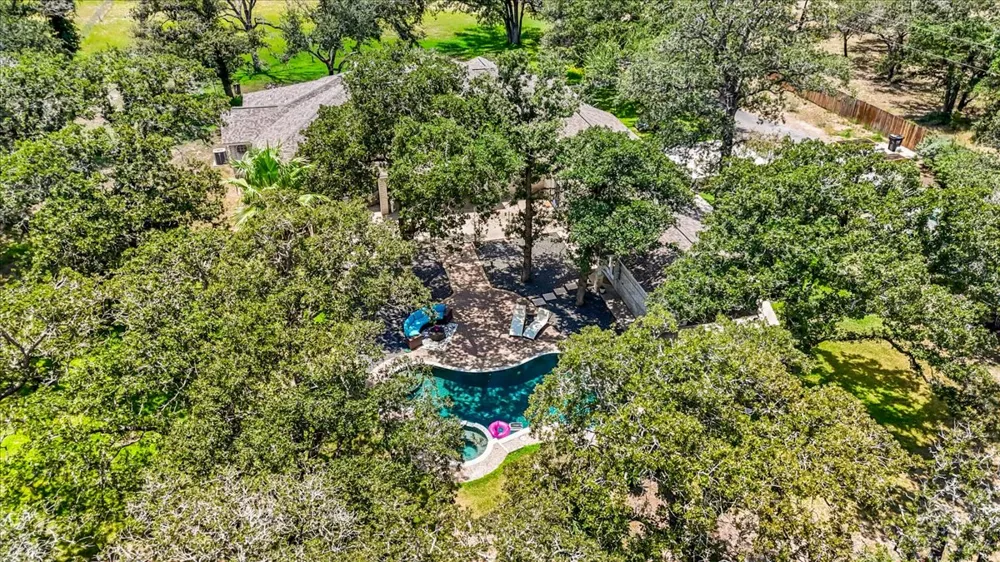 306 Kerry Lane Floresville, TX 78114