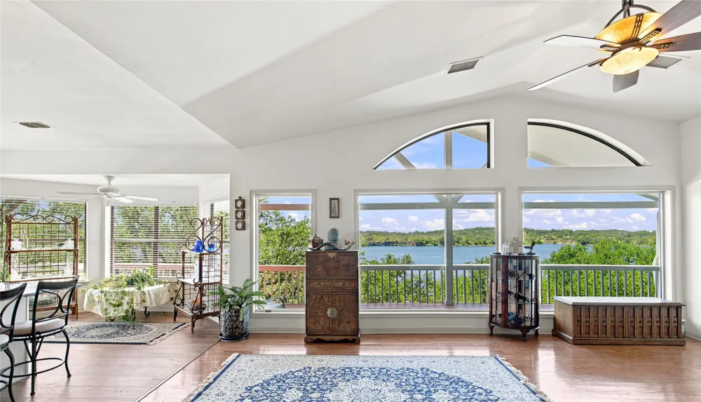 2406 Patriot Drive Lago Vista, TX 78645