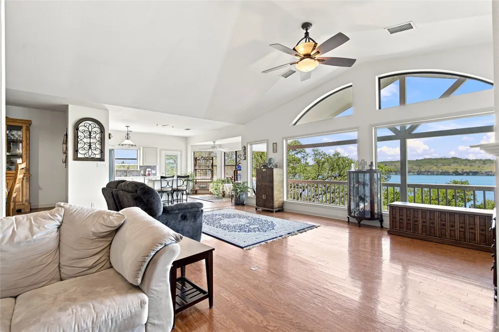 2406 Patriot Drive Lago Vista, TX 78645