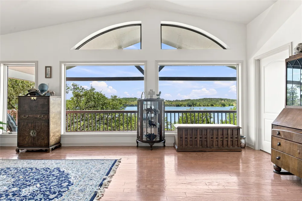2406 Patriot Drive Lago Vista, TX 78645