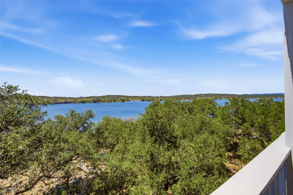 2406 Patriot Drive Lago Vista, TX 78645