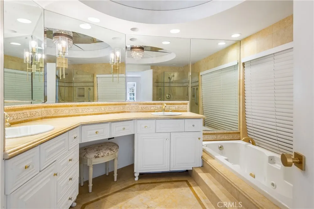 11 Branding Iron Rolling Hills Estates, CA 90274