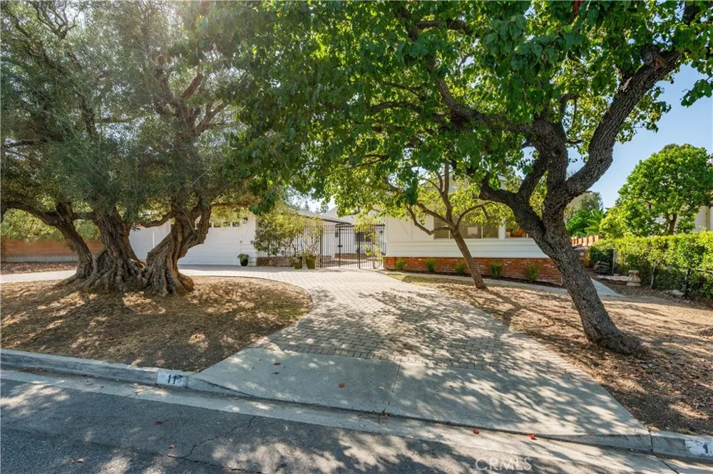 11 Branding Iron Rolling Hills Estates, CA 90274