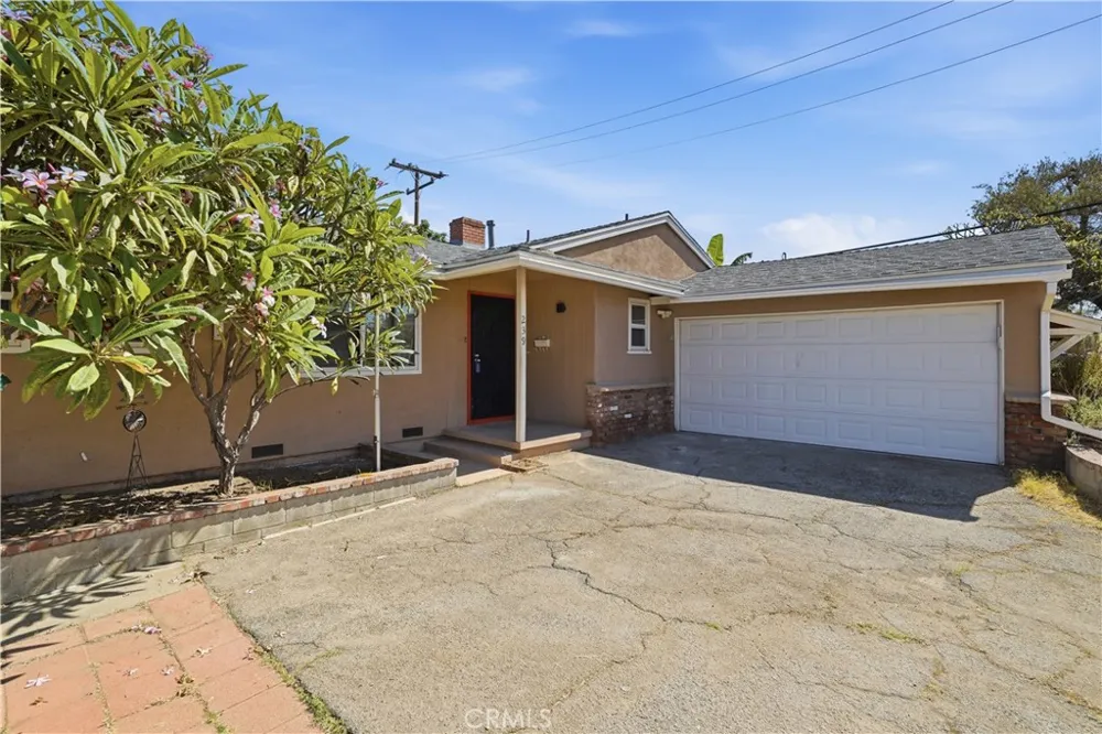 239 E Cypress Covina, CA 91723