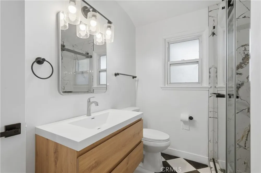 239 E Cypress Covina, CA 91723