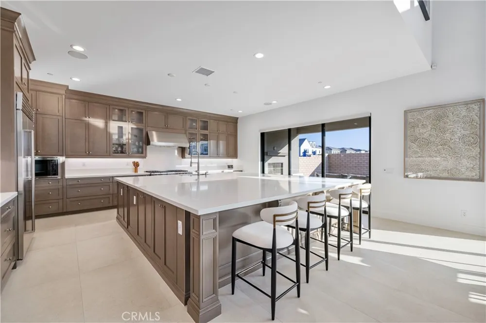24152 West Corte Ala Valencia, CA 91354