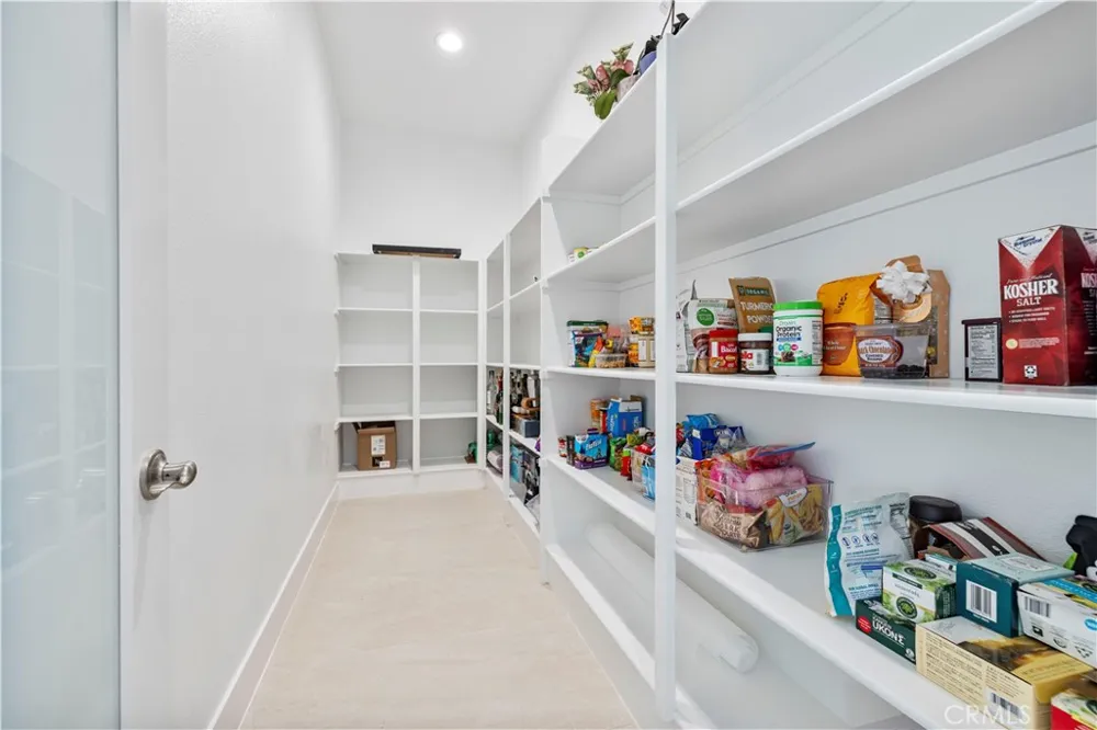 24152 West Corte Ala Valencia, CA 91354