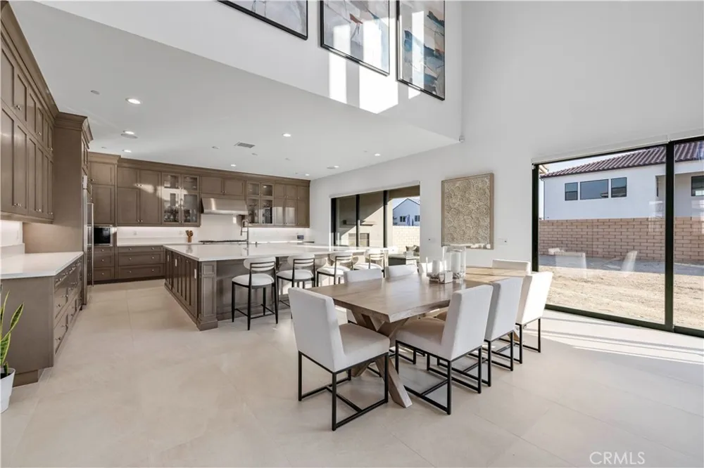 24152 West Corte Ala Valencia, CA 91354