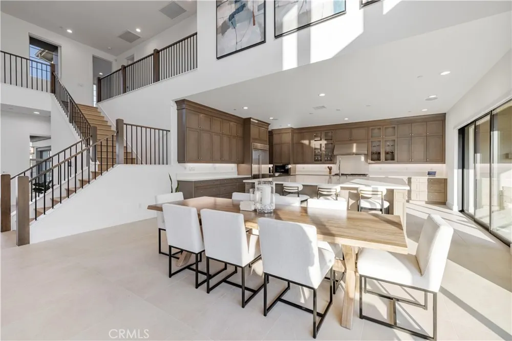 24152 West Corte Ala Valencia, CA 91354