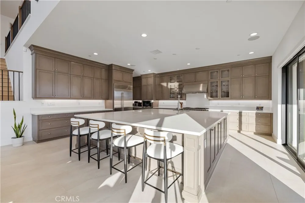 24152 West Corte Ala Valencia, CA 91354