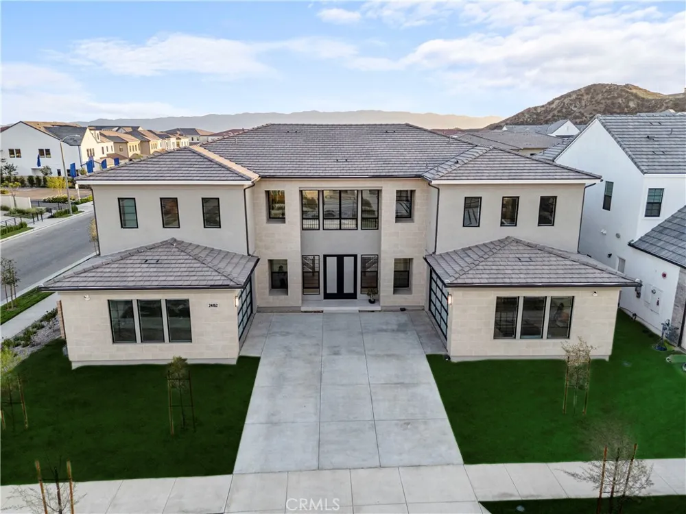 24152 West Corte Ala Valencia, CA 91354