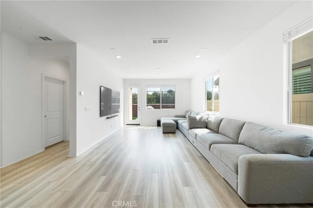 16177 Pasture Chino, CA 91708