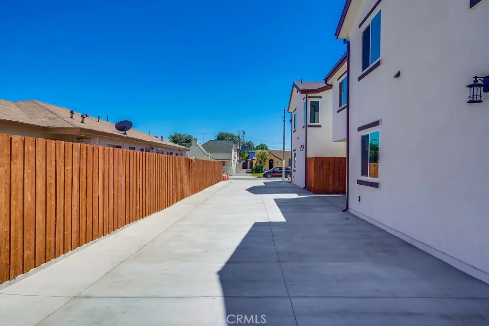 3409 Elizabeth Avenue Lynwood, CA 90262