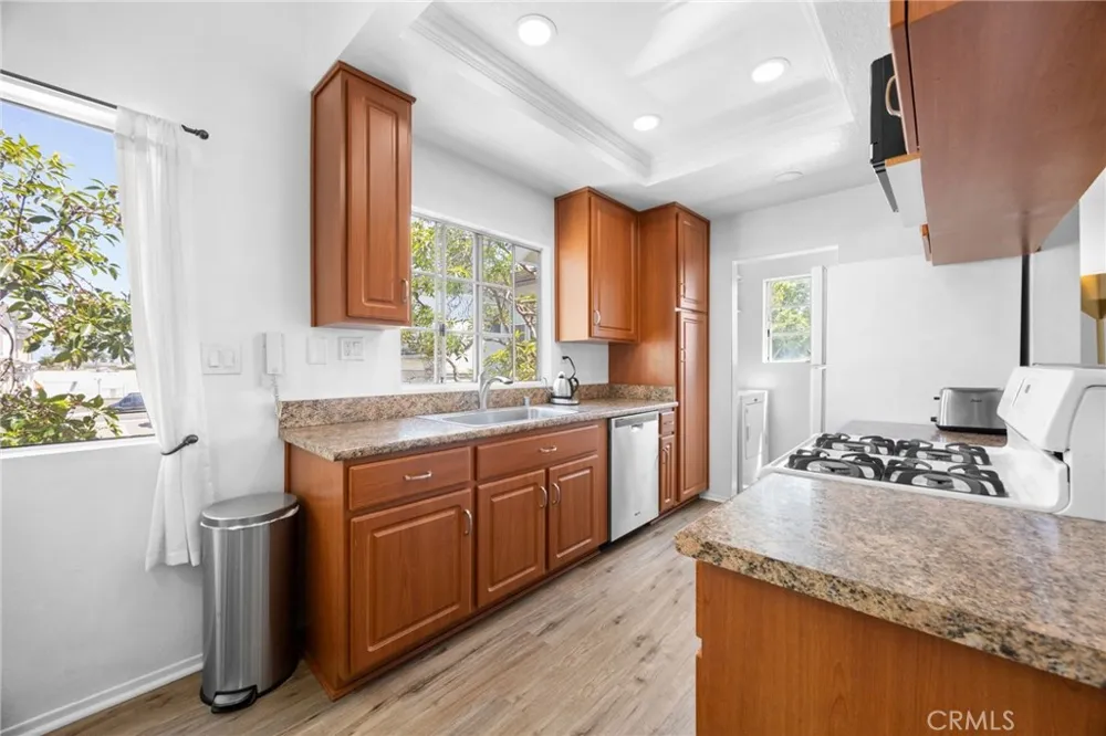 7841 Essex Drive #202 Huntington Beach, CA 92648