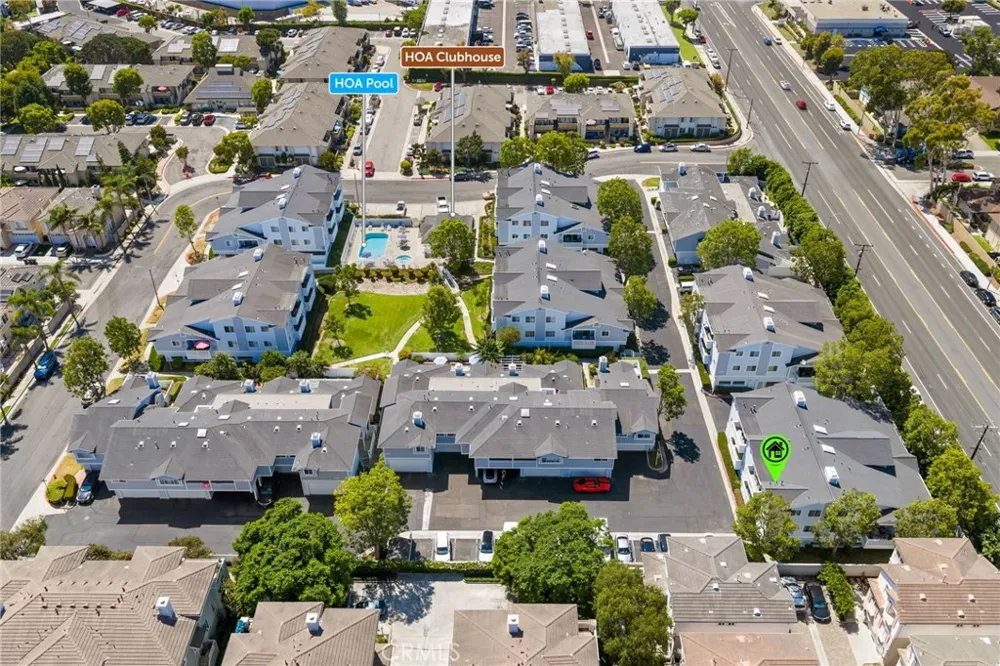 7841 Essex Drive #202 Huntington Beach, CA 92648