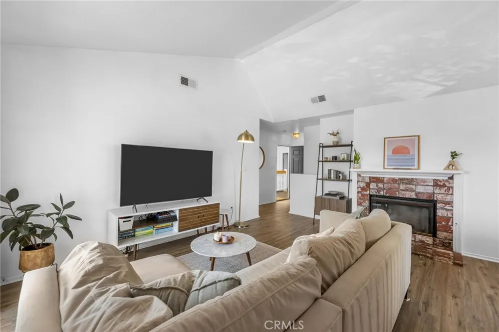 7841 Essex Drive #202 Huntington Beach, CA 92648