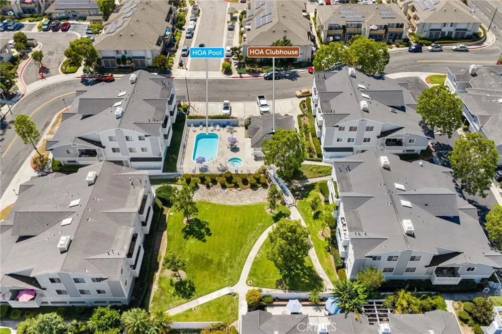 7841 Essex Drive #202 Huntington Beach, CA 92648