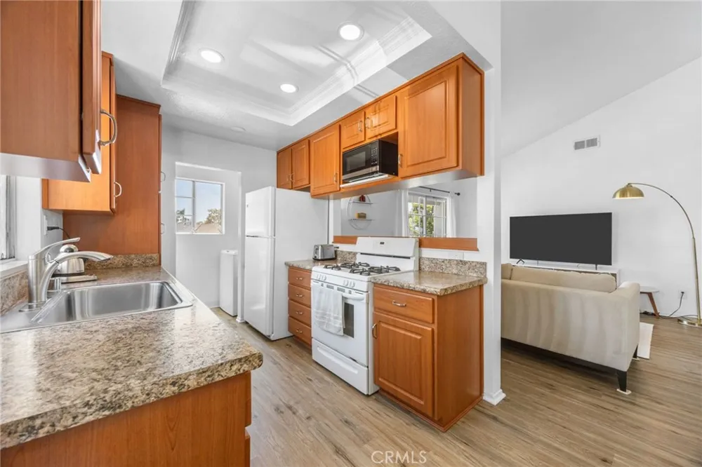 7841 Essex Drive #202 Huntington Beach, CA 92648