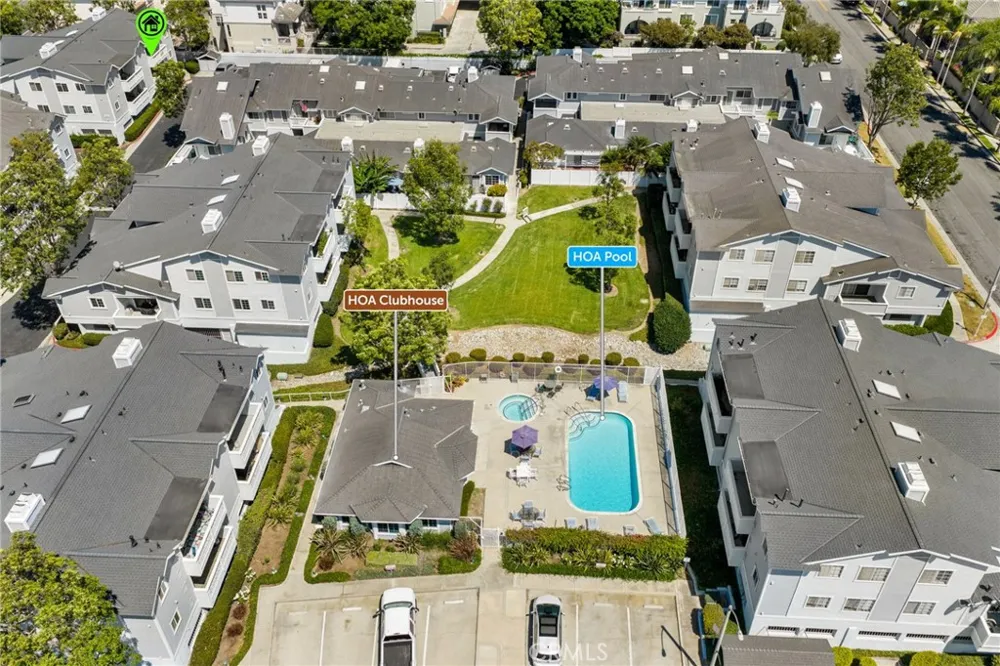 7841 Essex Drive #202 Huntington Beach, CA 92648
