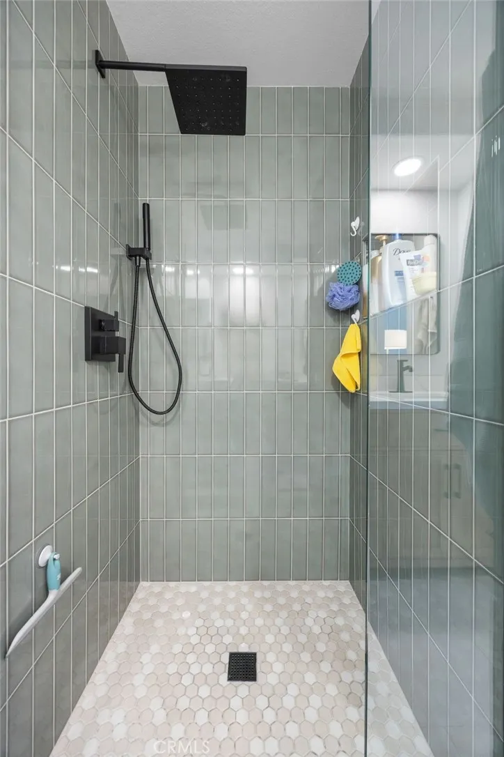 7841 Essex Drive #202 Huntington Beach, CA 92648