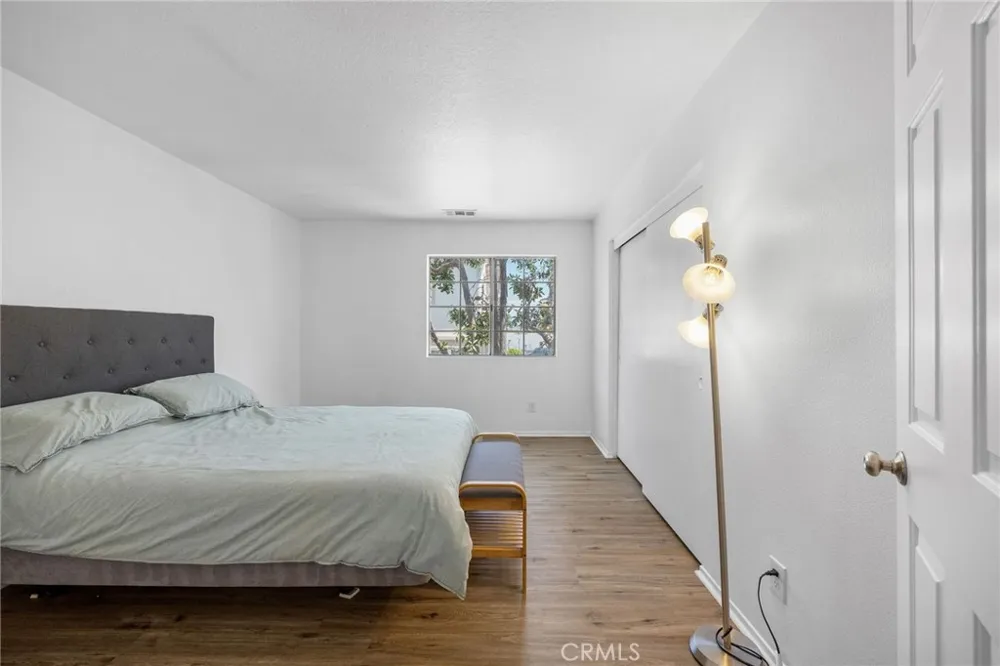 7841 Essex Drive #202 Huntington Beach, CA 92648