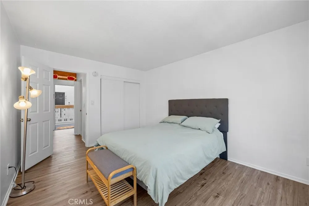 7841 Essex Drive #202 Huntington Beach, CA 92648